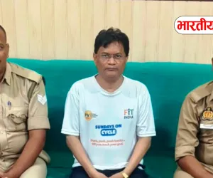 बस्ती: डॉ. वीके वर्मा को अस्पताल में किया नजरबंद, नियमितीकरण और समान वेतन के लिए लखनऊ जा रहे थे