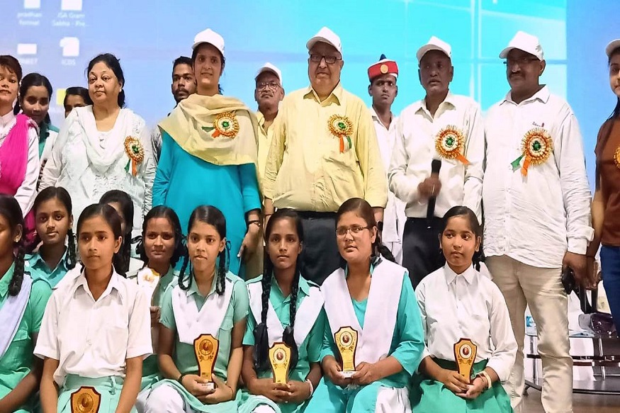 बस्ती में Fit India अभियान की शुरूआत, DM माला ने बढ़ाया युवाओं का हौसला