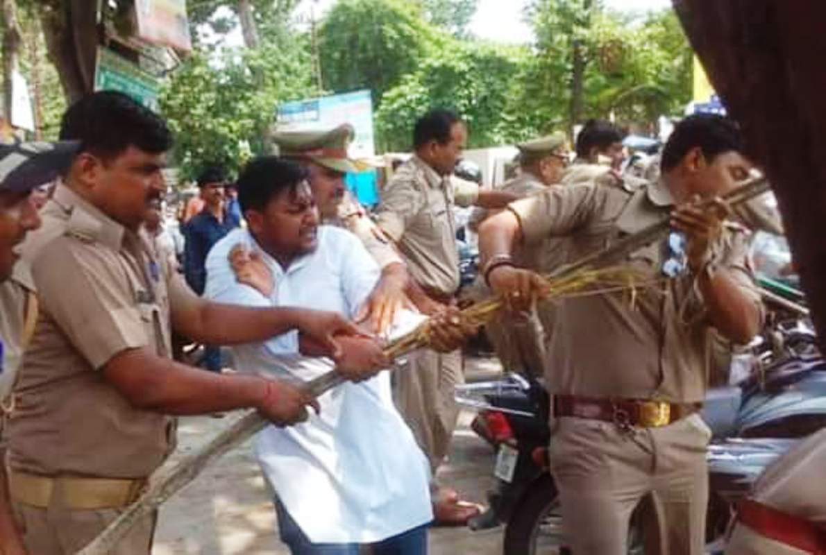 सीएम योगी का पुतला फूंकने जा रहे युवा कांग्रेस पदाधिकारी गिरफ्तार, रिहा