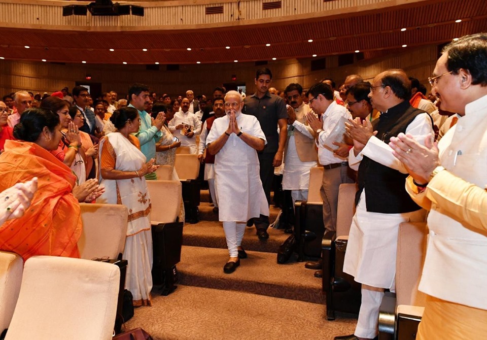 मोदी सरकार से बढ़ती उम्मीदें
