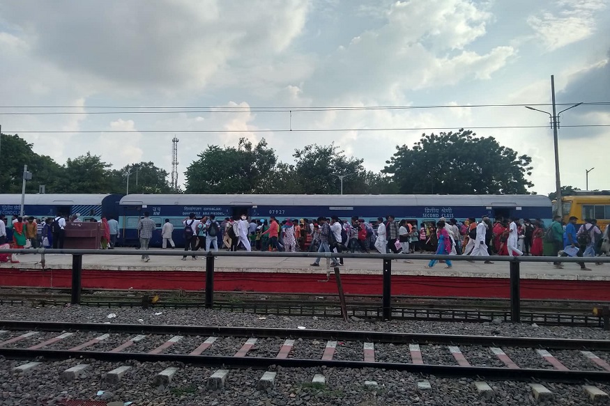 इन रेलगाड़ियों से सफर करने वालों के लिए खुशखबरी, 25 फीसदी तक मिलेगी किराए में छूट