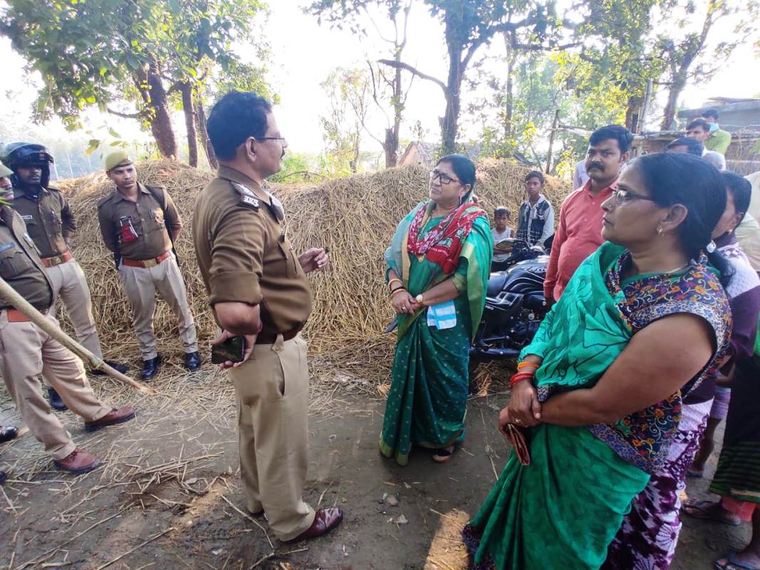 कलवारी मामला: दलित बेटी के परिजनों को सपा की सुमन सिंह ने दिलाया न्याय का भरोसा