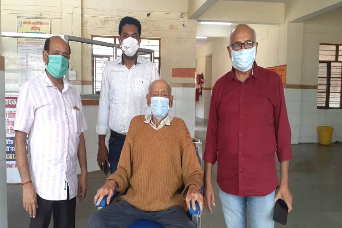 Basti में कोरोनावायरस संक्रमित 98 वर्षीय बंशीलाल ने जीती जंग, उन्होंने कैसे दी कोविड को मात, जानें यहां
