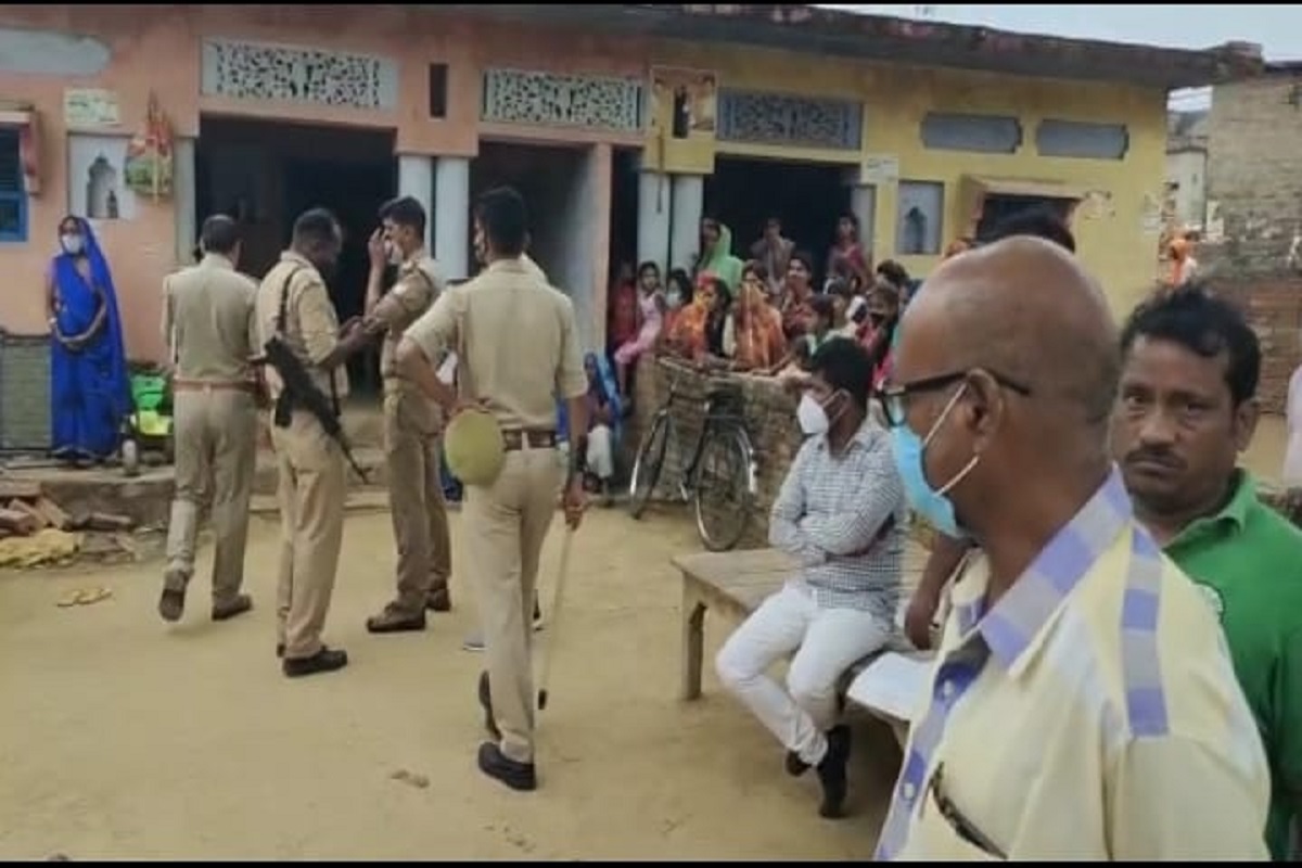 कप्तानगंज के करचोलिया में प्रेम प्रसंग के चलते दो लोगों का गला रेता, सास की मौत; बहु बड़े अस्पताल रेफर
