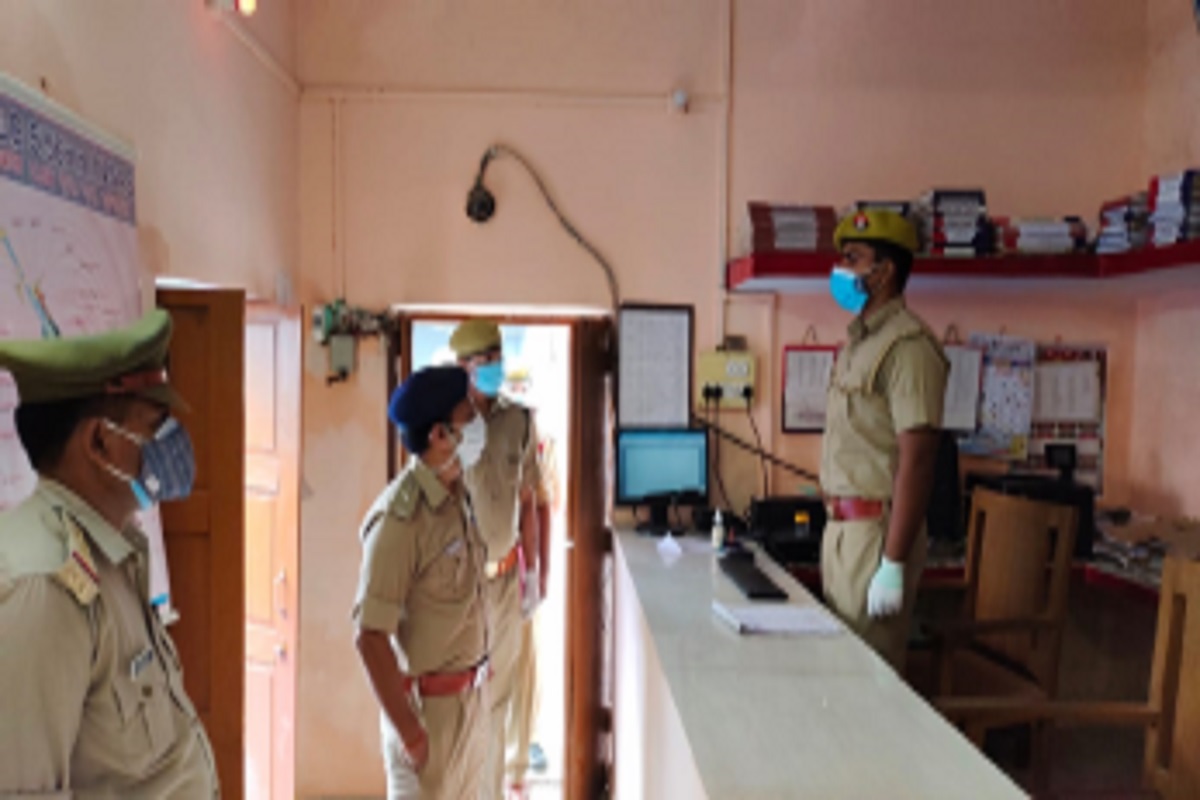 एसपी आशीष ने किया पुरानी बस्ती थाने का निरीक्षण