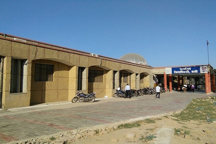 डीएम बस्ती ने दिया वार रूम को सक्रिय करने का निर्देश
