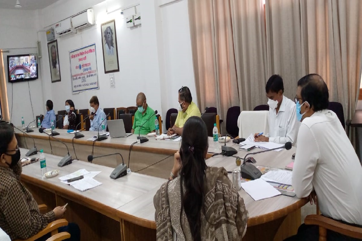 किसानों की आय दोगुनी करने के लिए संकल्पित है सरकार, सूर्य प्रताप शाही बोले- दलहन-तिलहन को प्राथमिकता देने के निर्देश