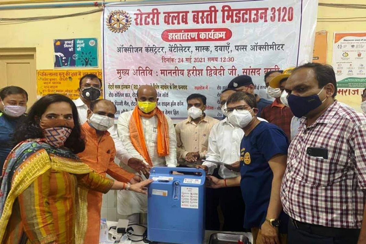 रोटरी क्लब ने गनेशपुर नगर पंचायत को आक्सीजन कन्सनट्रेटर, जिला अस्पताल को भेंट किया वेंटीलेटर