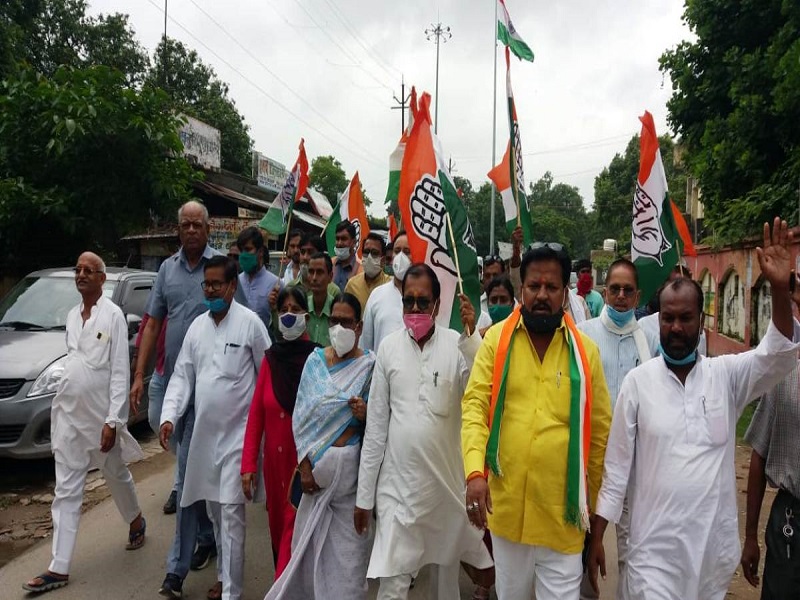 श्रीराम जन्म भूमि जमीन खरीद मामले को लेकर कांग्रेस ने प्रदर्शन कर सौंपा ज्ञापन