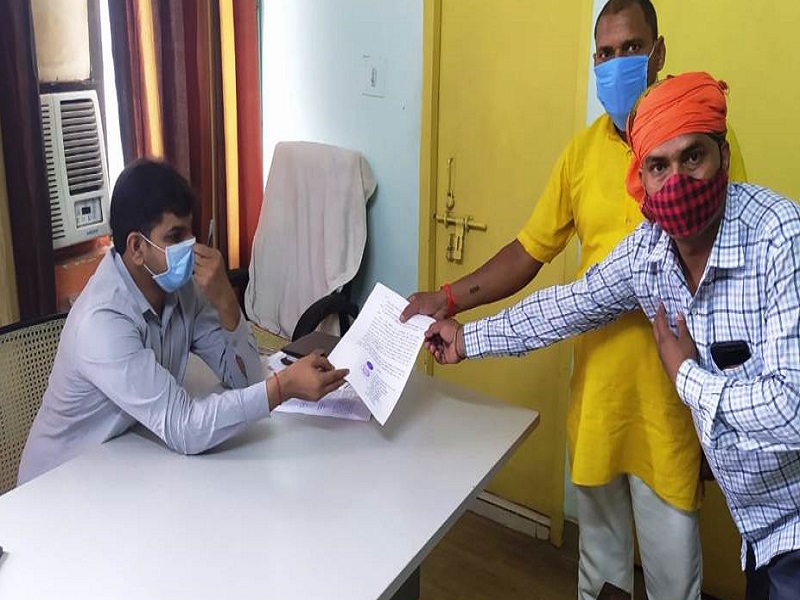 ग्राम पंचायत सदस्यों ने सौपा ज्ञापन, नये सिरे से बैठक कराने की मांग