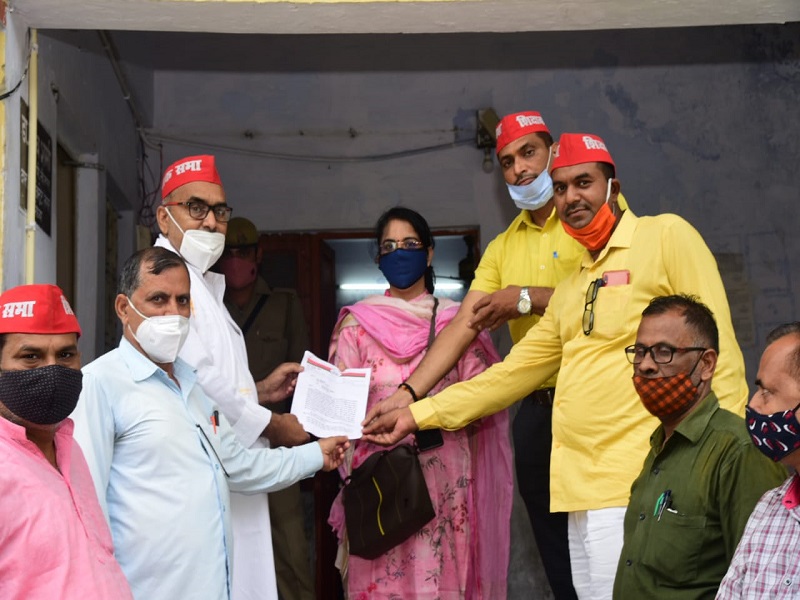 वित्तविहीन शिक्षकों के आर्थिक मदद के लिए समाजवादी शिक्षक सभा ने सौंपा ज्ञापन
