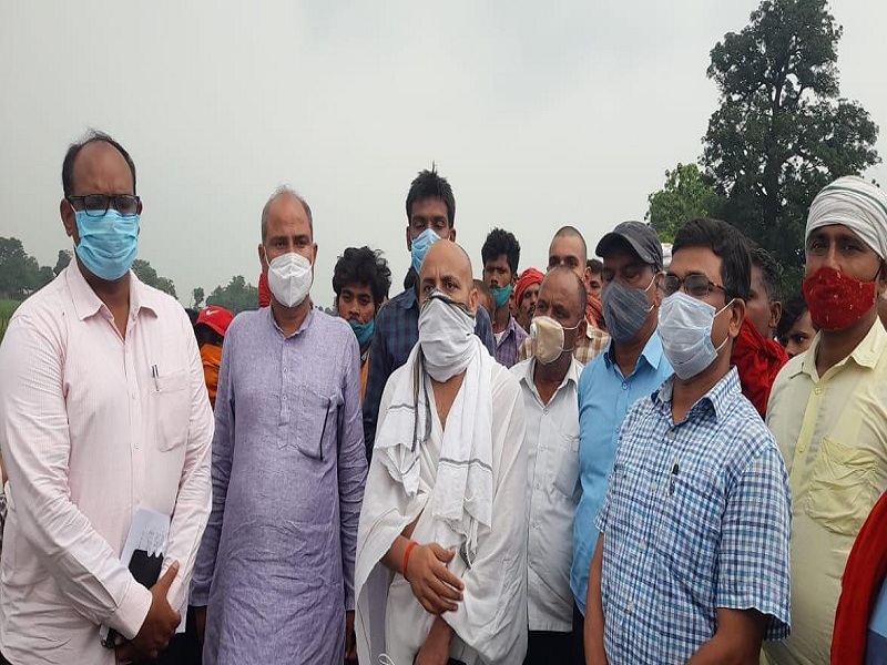 एसडीएम के लिखित आश्वासन के बाद सुदामा का आमरण अनशन स्थगित