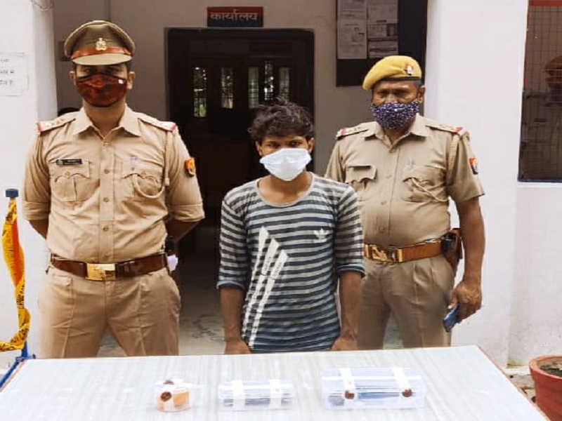 प्रेमिका को चोरी के जेवरात देने जा रहा हिस्ट्रीशीटर परसरामपुर में गिरफ्तार