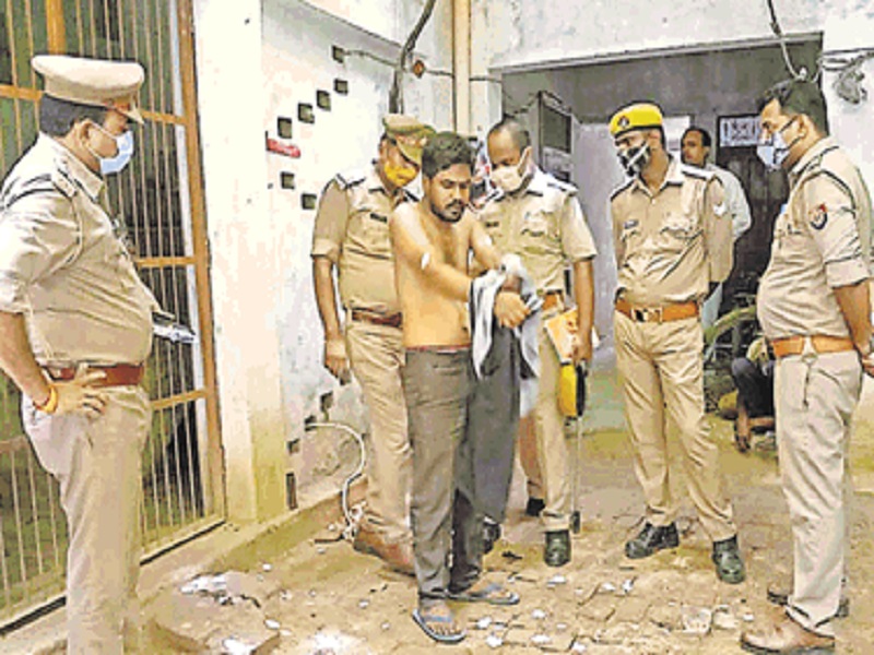Basti Crime News: घर में अकेले रह रहे बुजुर्ग की सिर कूंच कर हत्या, आंगन में पड़ा मिला शव