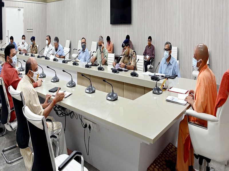 ट्रेस, टेस्ट एण्ड ट्रीट’ नीति को पूरी सक्रियता से लागू रखें- सीएम योगी