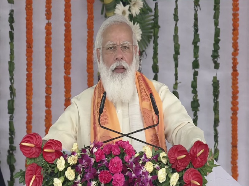 पीएम मोदी ने वाराणसी से किया चुनावी शंखनाद! बिना नाम लिए सपा पर बोला बड़ा हमला