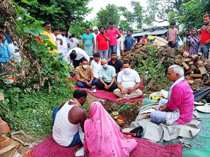 Basti News: विधायक संजय ने किया आवास के लिये भूमि पूजन