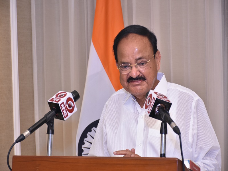 उपराष्ट्रपति ने महामारी के मद्देनजर व्यवहार में बदलाव की जरूरत पर दिया जोर