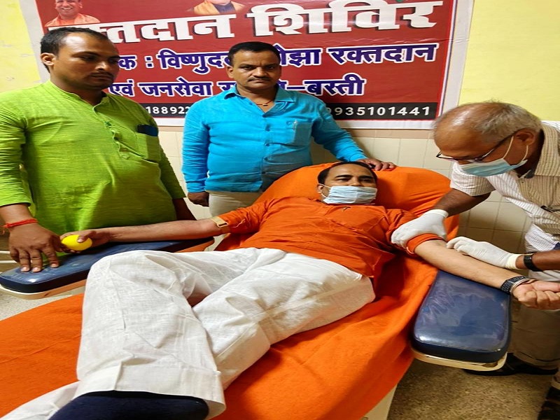 पुण्य तिथि पर रक्तदान के साथ याद किये गये विष्णुदत्त ओझा