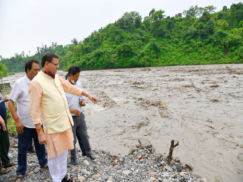 Uttarakhand news: मुख्यमंत्री ने किया क्षतिग्रस्त सहस्त्रधारा-मालदेवता मार्ग का स्थलीय निरीक्षण