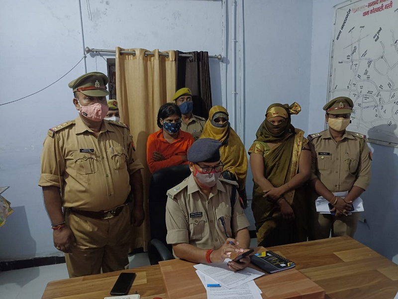 बस्ती के अस्पताल में आशा बहु ने चोरी किया बच्चा, 5 हजार रुपये में निःसंतान दंपति को दिया