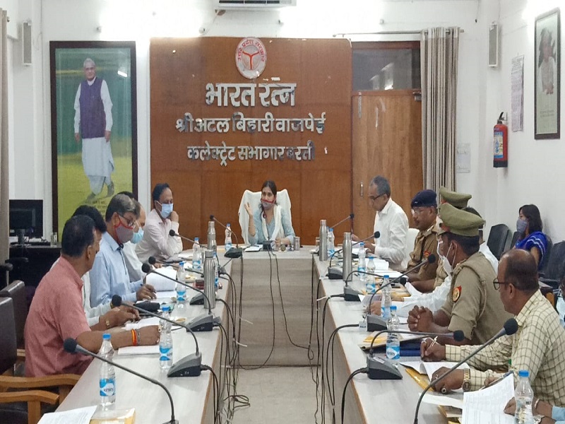 बस्ती में अब टोल प्लाजा के अलावा सर्विस रोड पर वाहनों से नहीं होगी वसूली, DM सौम्या ने दिया आदेश