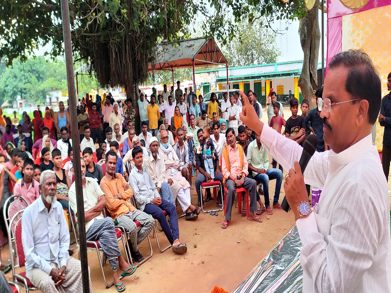 विधायक दयाराम चौधरी ने चौपाल में दी योजनाओं की जानकारी