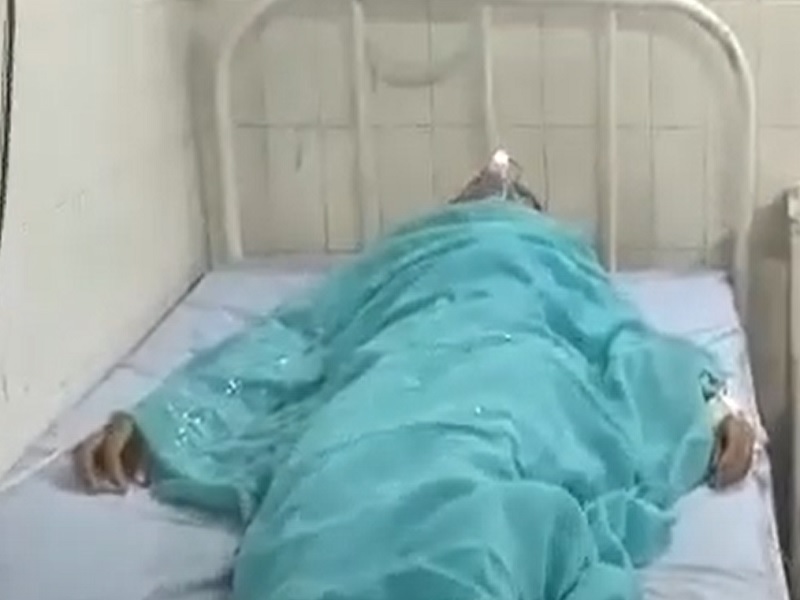 Kaptanganj Basti News: कप्तानगंज में किशोरी पर ब्लेड से हमला, खून से लथपथ मिली