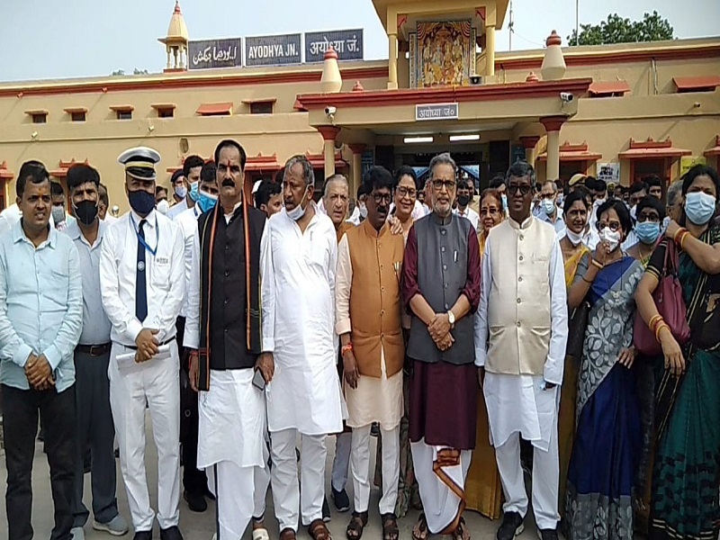 10 प्लेटफॉर्म का बनेगा अयोध्या धाम रेलवे स्टेशन, स्टैंडिंग कमेटी ने किया निरीक्षण