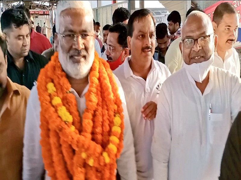 गोरक्षनगरी में भाजपा प्रदेश अध्यक्ष स्वतंत्र देव सिंह का हुआ भव्य स्वागत