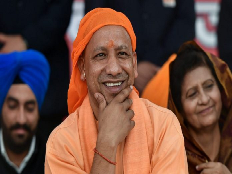 योगी का नाम लेते ही धड़कने लगता है अपराधियों का दिल - राजनाथ