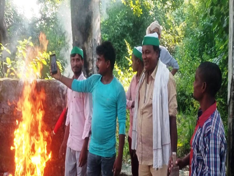 संयुक्त किसान मोर्चा के आह्वान पर फूंका प्रधानमंत्री, गृह मंत्री का पुतला