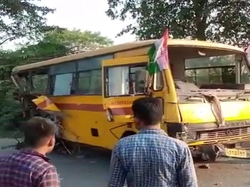 Congress Pratigya Rally में गोरखपुर जा रही बस का बस्ती में एक्सीडेंट, 12 से अधिक घायल; 1 की मौत