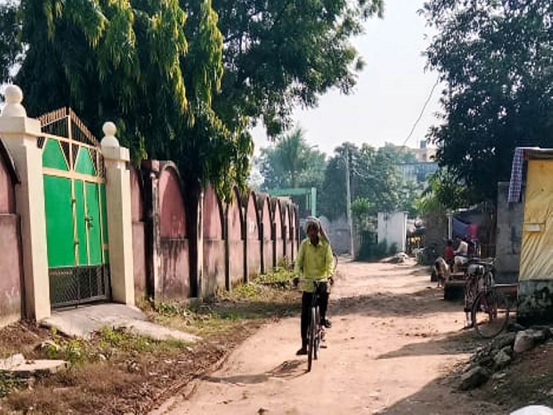 Basti News: कप्तानंगज में जानलेवा हुई ग्रामीण क्षेत्रों की सड़कें, कौन देगा ध्यान?