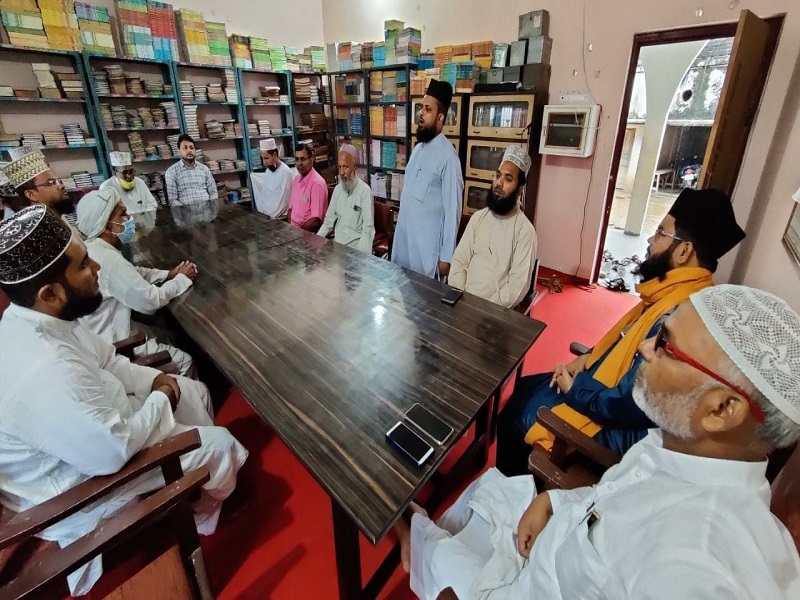 मदरसा हक्कुल इस्लाम मकतब अरबिया में आयोजित कार्यक्रम