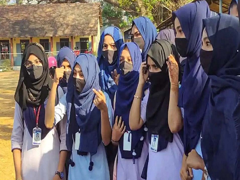 OPINION: बहस हिजाब बनाम बिंदू-सिंदूर नहीं,रूढ़िवादी विचारों के खिलाफ हो