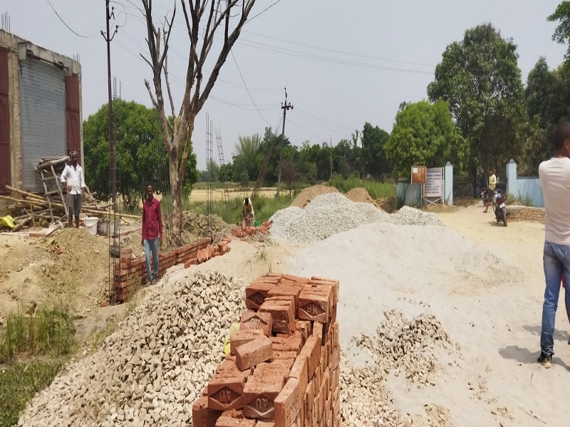 Basti Encroachment News: बस्ती में अपने ही जमीनों से अवैध कब्जा नहीं हटवा पा रहा है प्रशासन!