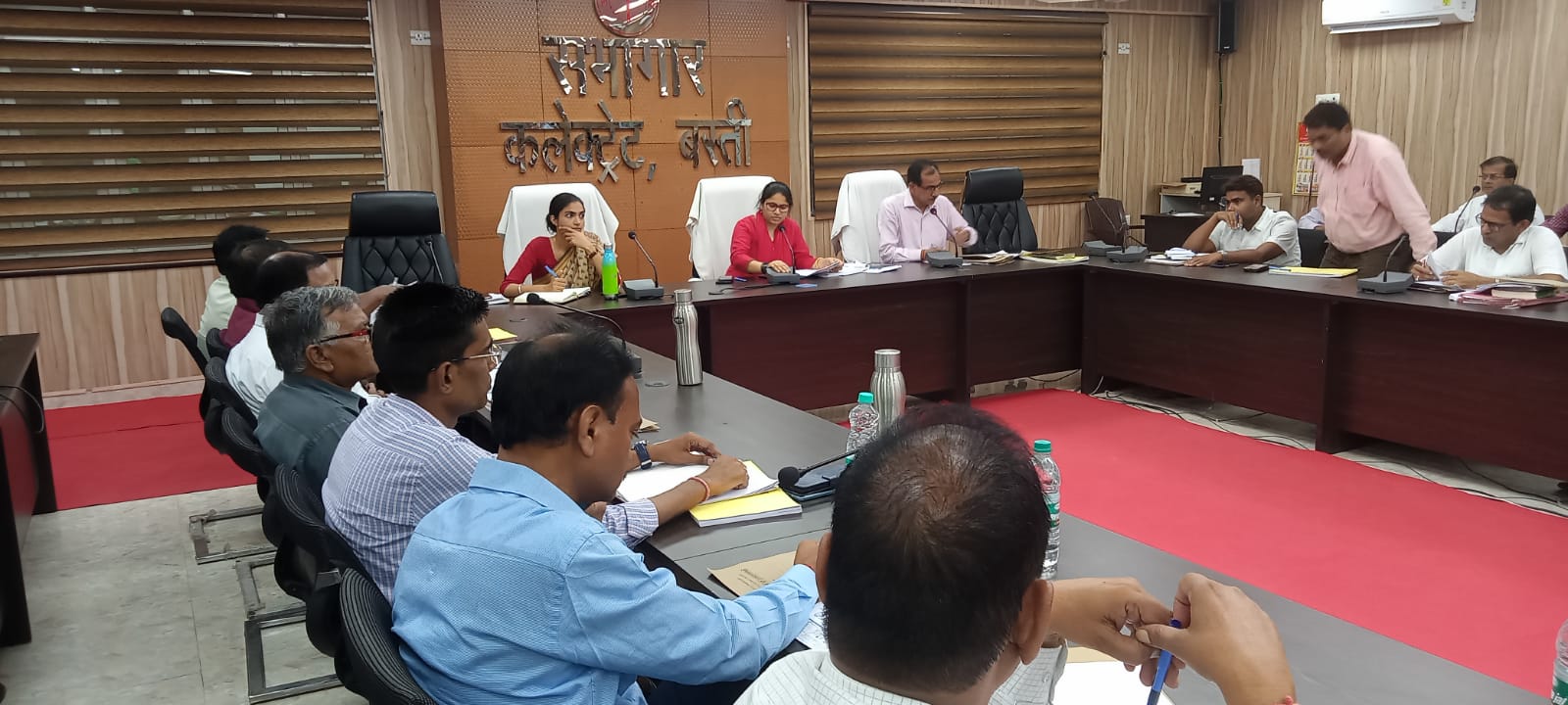 Basti में Section 144 लागू, डीएम प्रियंका निरंजन ने दी ये अहम जानकारी