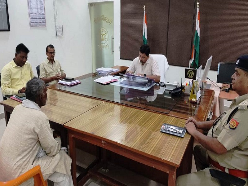 Chitrakoot News: भैसौंधा गांव के प्रधान-सचिव ने की लाखों की हेराफेरी