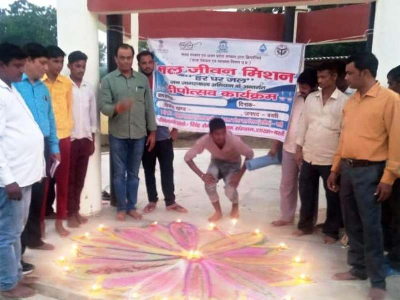 हर घर जल घोषित, गांवों में बंटी मिठाई, एक-दूसरे को दिया बधाई