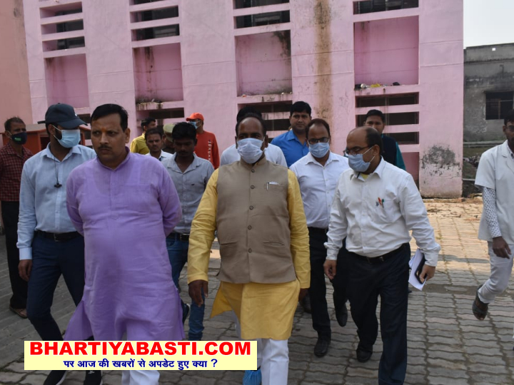 Siddharth nagar news : बौद्ध अरविन्द सिंह पटेल ने प्राथमिक स्वास्थ्य केंद्र का किया निरीक्षण, दिए निर्देश