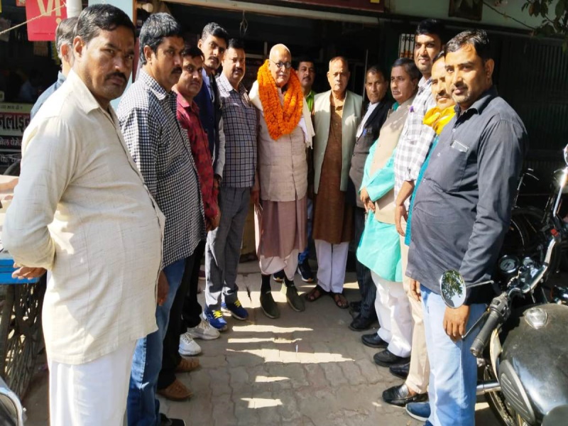 प्राथमिक शिक्षक संघ संरक्षक अभिमन्यु तिवारी का शिक्षकों ने किया स्वागत