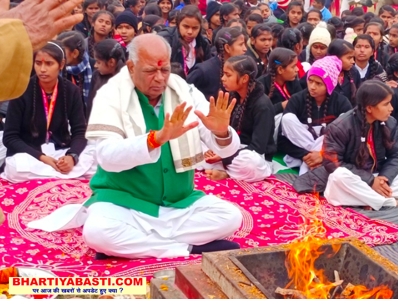Basti News: पुण्य तिथि पर हवन, यज्ञ के साथ पूर्व विधायक अम्बिका सिंह की माता चन्द्रावती देवी को किया नमन्