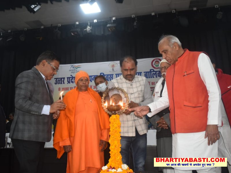 Siddharth Nagar में उत्तर प्रदेश स्थापना दिवस और राष्ट्रीय बालिका दिवस कार्यक्रम का शुभारम्भ