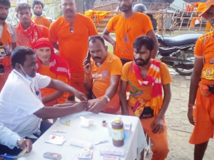 Basti Kanwar Yatra: रोटरी क्लब बस्ती ग्रेटर ने कांवरियों के लिये लगाया शिविर