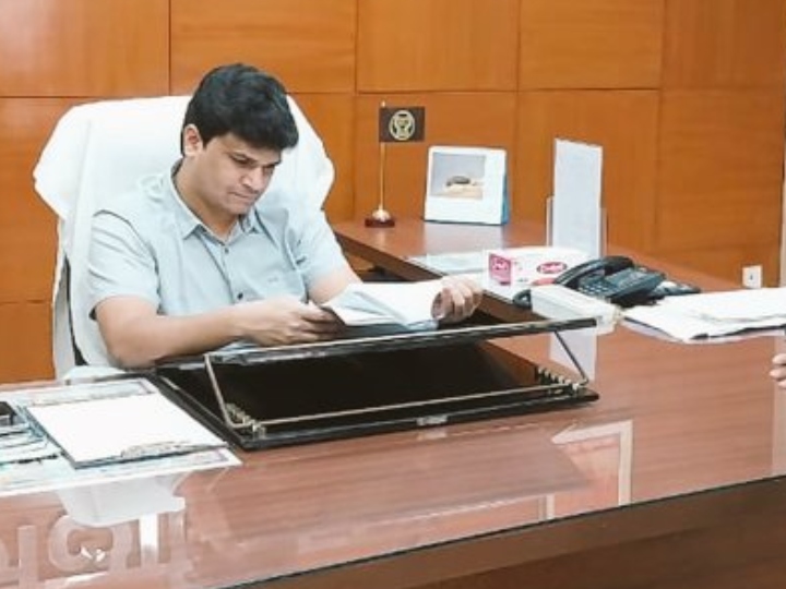 Basti में 56 दिनों के लिए धारा 144 लागू, नहीं कर सकेंगे ये काम, डीएम अंद्रा वामसी ने जारी किया आदेश