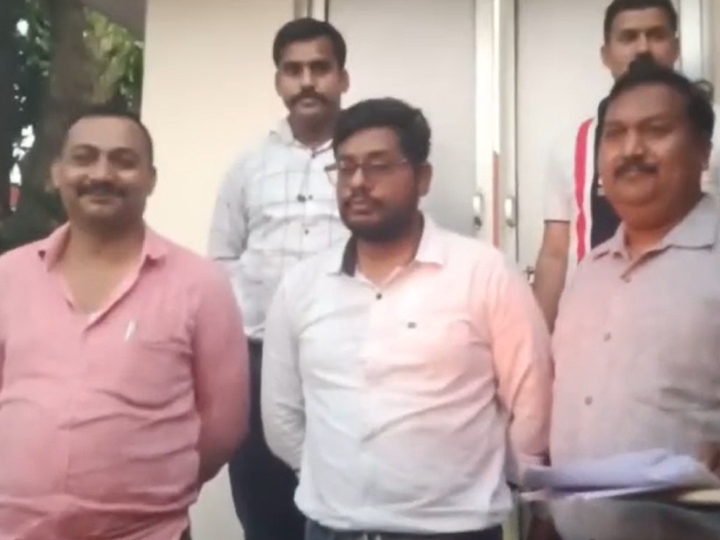 Siddharthanagar News: सिद्धार्थनगर में घूस लेते हुए लेखपाल रंगे हाथ गिरफ्तार, जानें- पूरा मामला