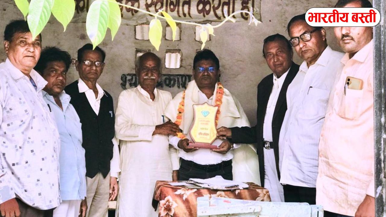 Basti: विश्व स्वास्थ्य दिवस पर योगदान के लिये डा. वी.के. वर्मा सम्मानित
