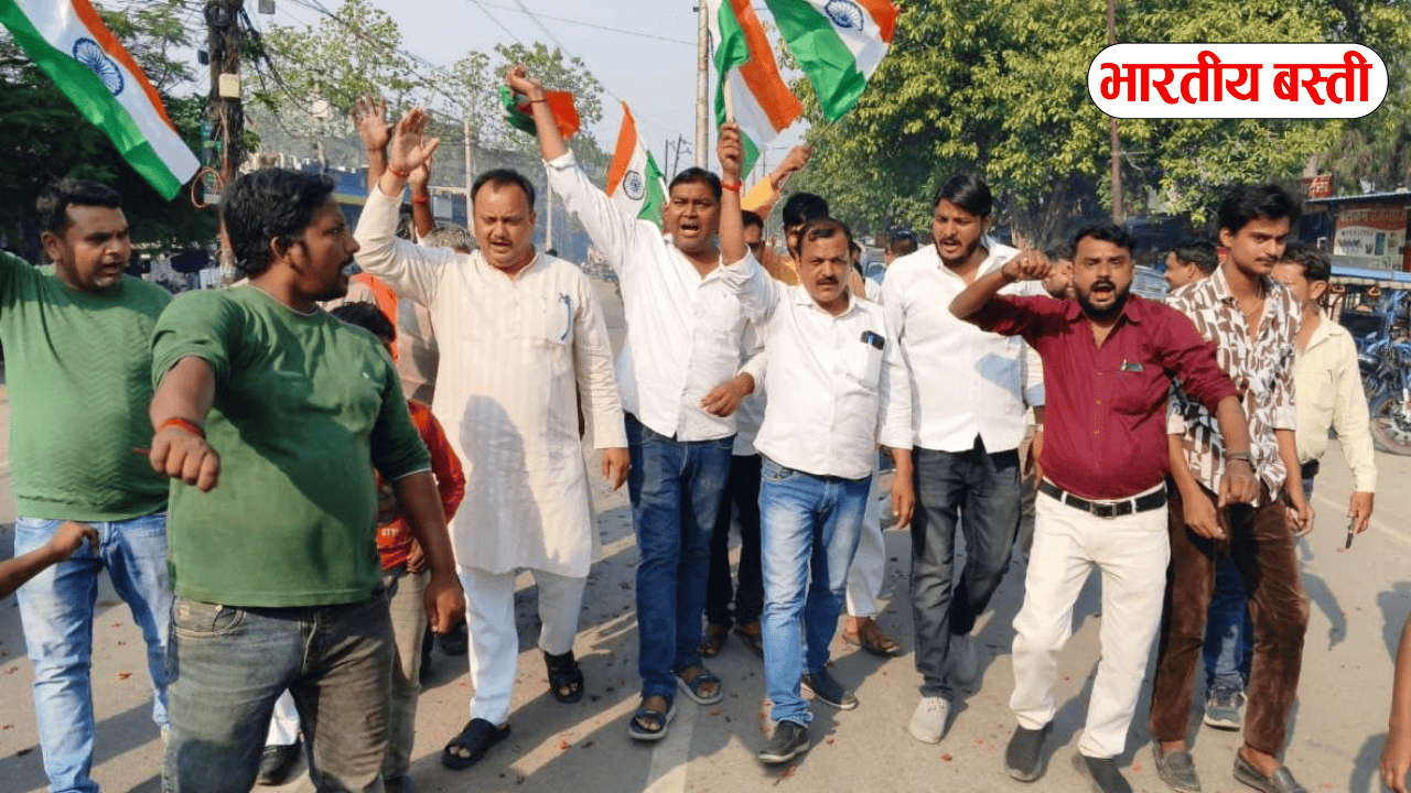 सेना ने ढेर किया पाकिस्तान के आतंकी ठिकाने, पटाखे फोड़कर बढाया मनोबल