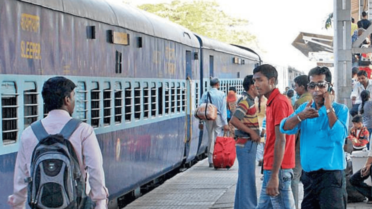 गोरखपुर से दिल्ली के लिए चलेगी स्पेशल ट्रेन, देखें समय और रूट